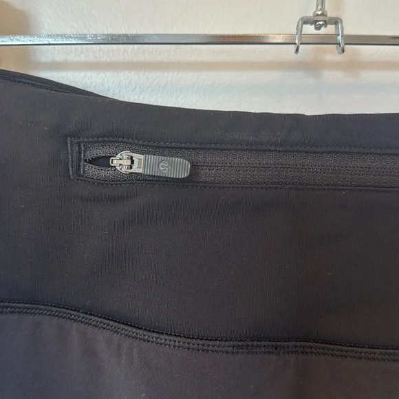 LULULEMON SPEED UP LINED BLACK SHORTS SIZE 4 - Picture 8 of 11